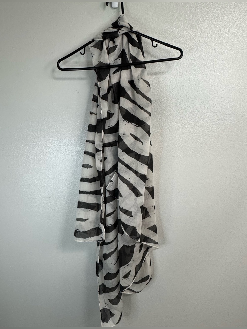 Black and White Abstract Stripe Scarf